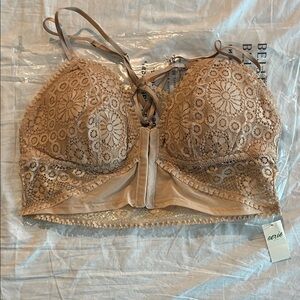 NWT. Aerie. Front clasp, cross back bralette.